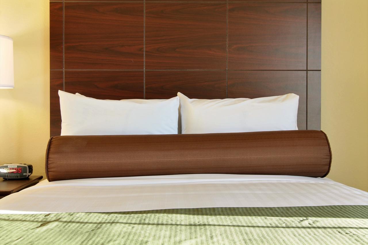 Cobblestone Hotel & Suites - Mccook Zewnętrze zdjęcie