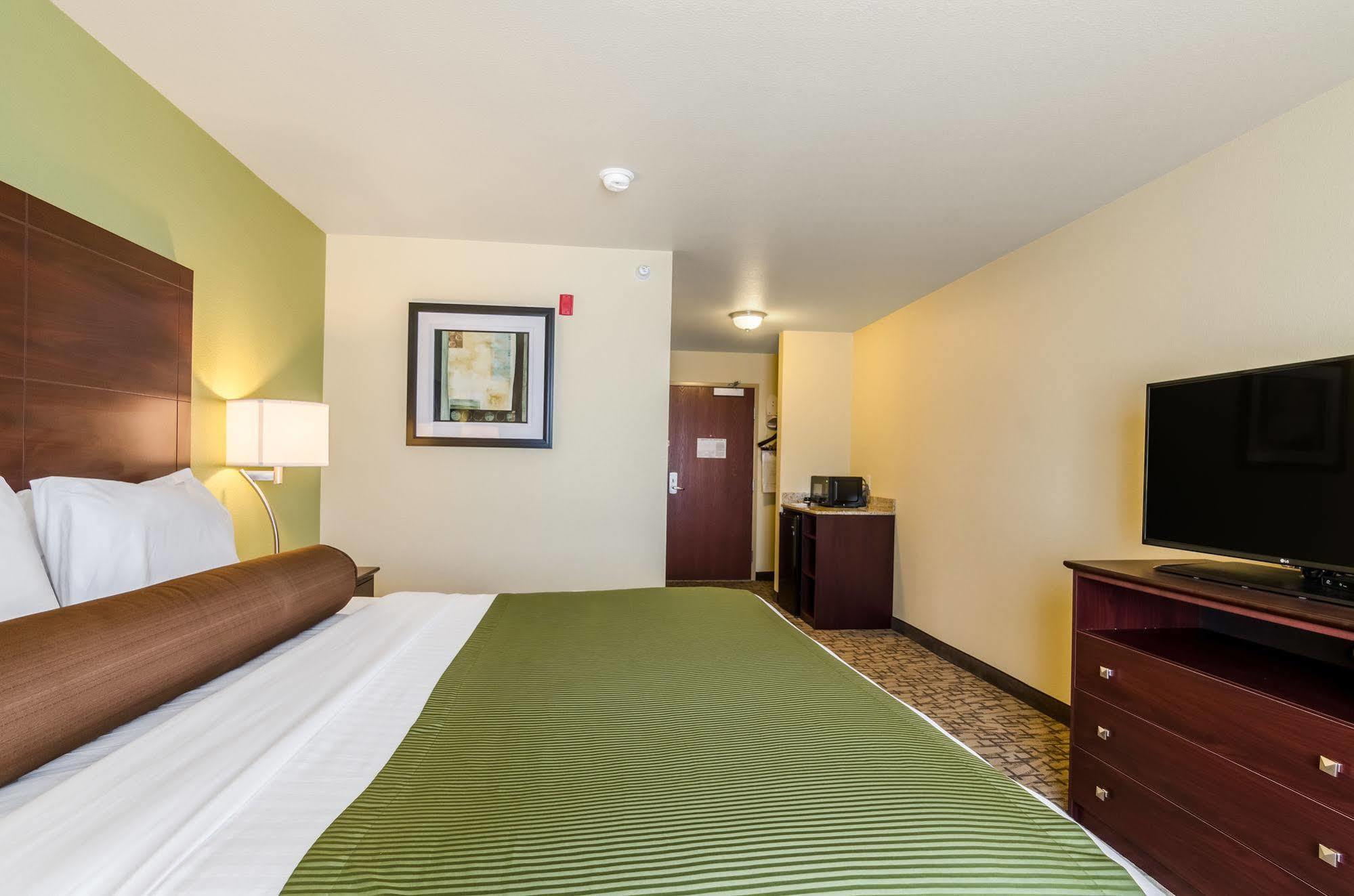 Cobblestone Hotel & Suites - Mccook Zewnętrze zdjęcie